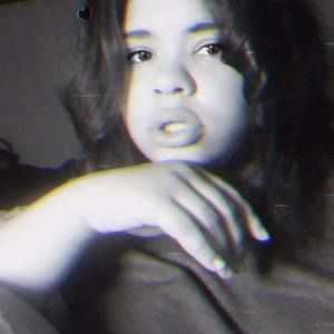 Meet your Posher, Latisha